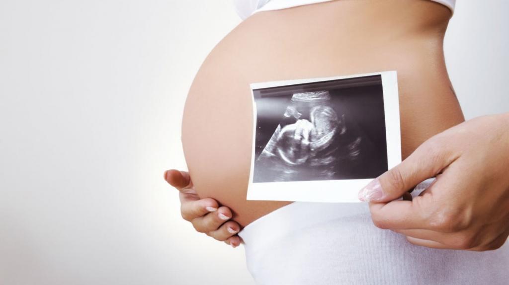 جنین دختر هفته 18 بارداری