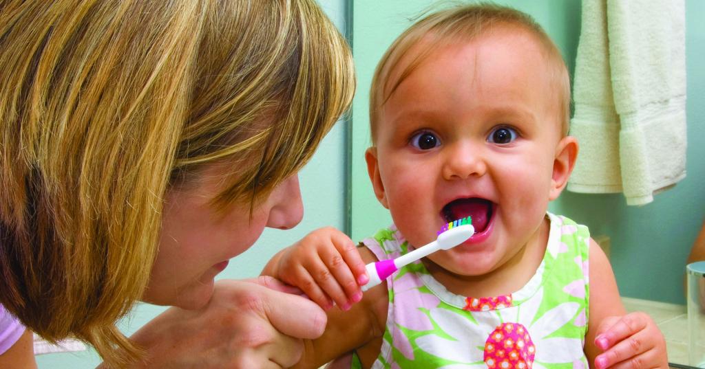 مراقبت از دندان کودکان