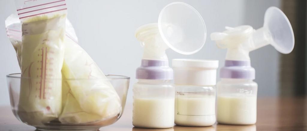 از کدام نوع ظرف می توان برای نگهداری شیر مادر استفاده کرد؟