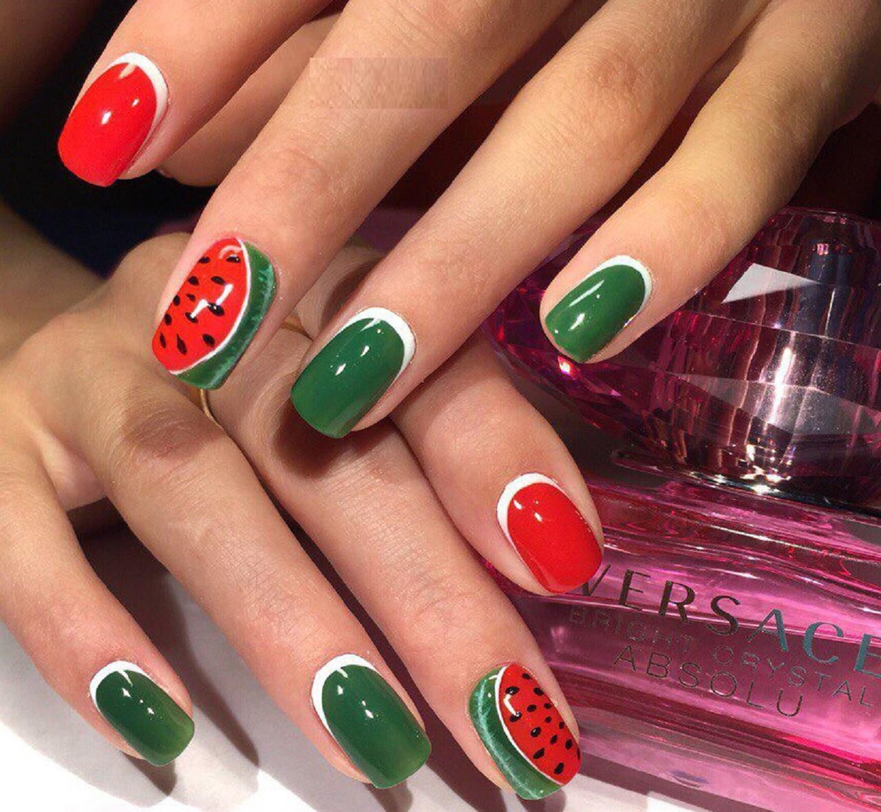 مدل ناخن شب یلدا هندوانهای شیک 3