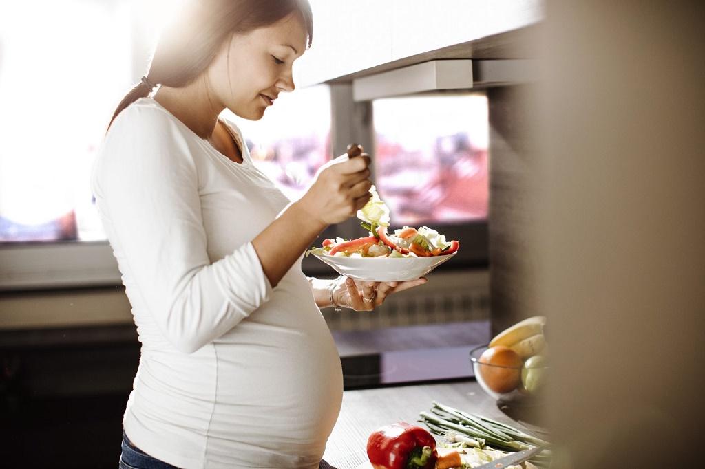 داشتن تغذیه سالم در دوران بارداری