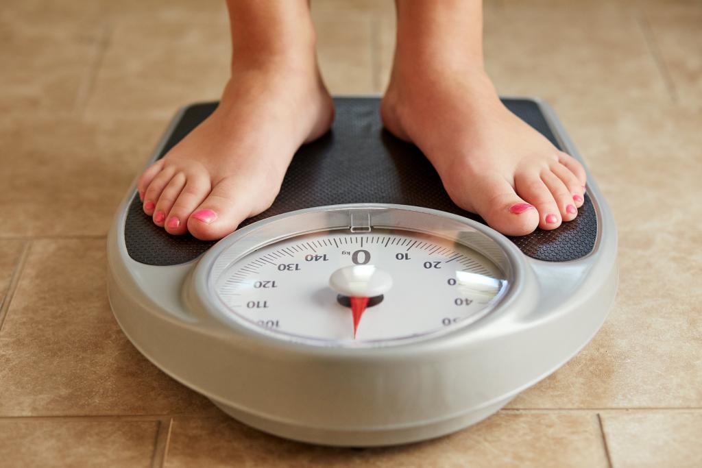 فواید عناب برای سلامتی : کنترل و کاهش وزن