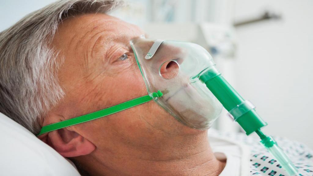 اکسیژن درمانی: انواع، موارد و روش استفاده، فواید و نکات ایمنی آن