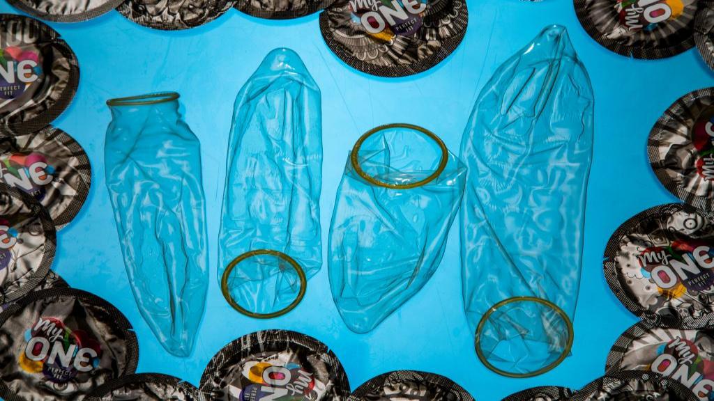 چگونه بفهمیم که چه سایز کاندومی برای ما مناسب است؟