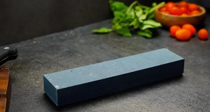 نحوه تیز کردن چاقو با سنگ تیزکن 2
