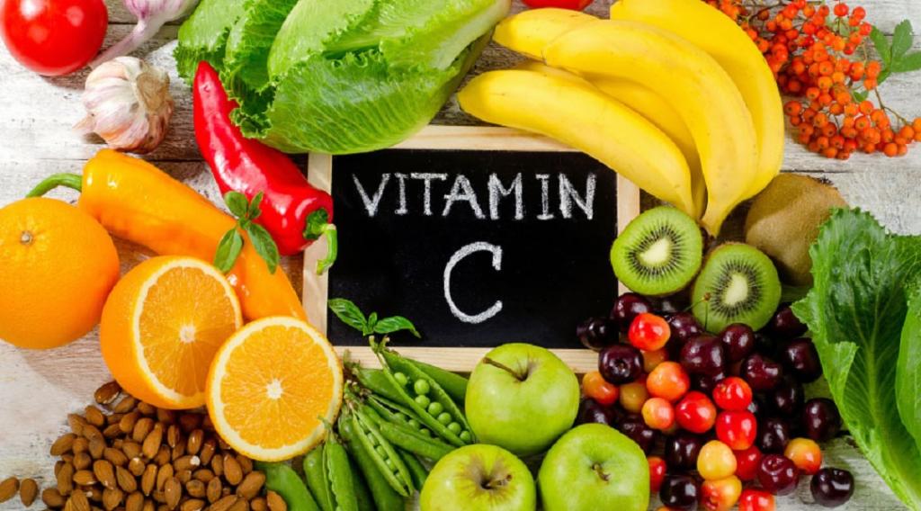 برای قطع خونریزی قاعدگی چه بخوریم :غذاهای غنی از ویتامین C بخورید