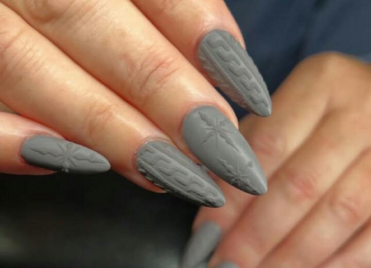 طرح ناخن زمستانی خاکستری بافتنی دنج