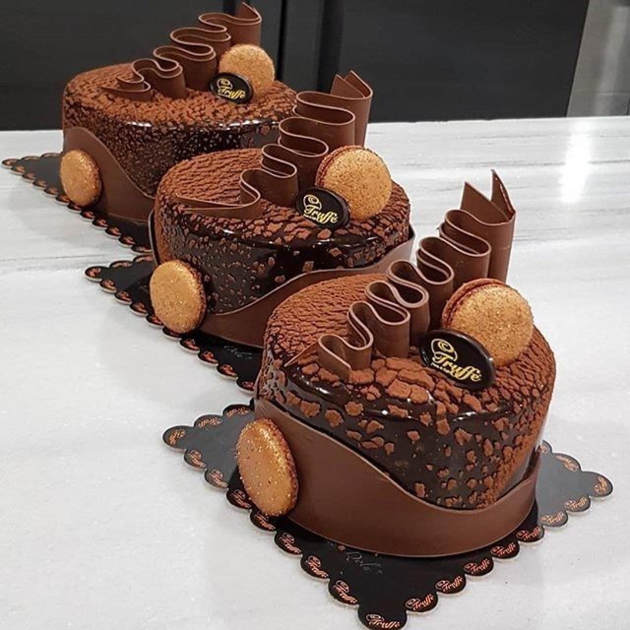 مینی کیک روز زن شکلاتی با طرح خاص