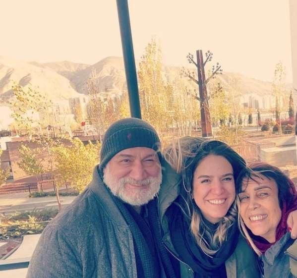ستاره پسیانی و پدرش و مادرش فاطمه نقوی