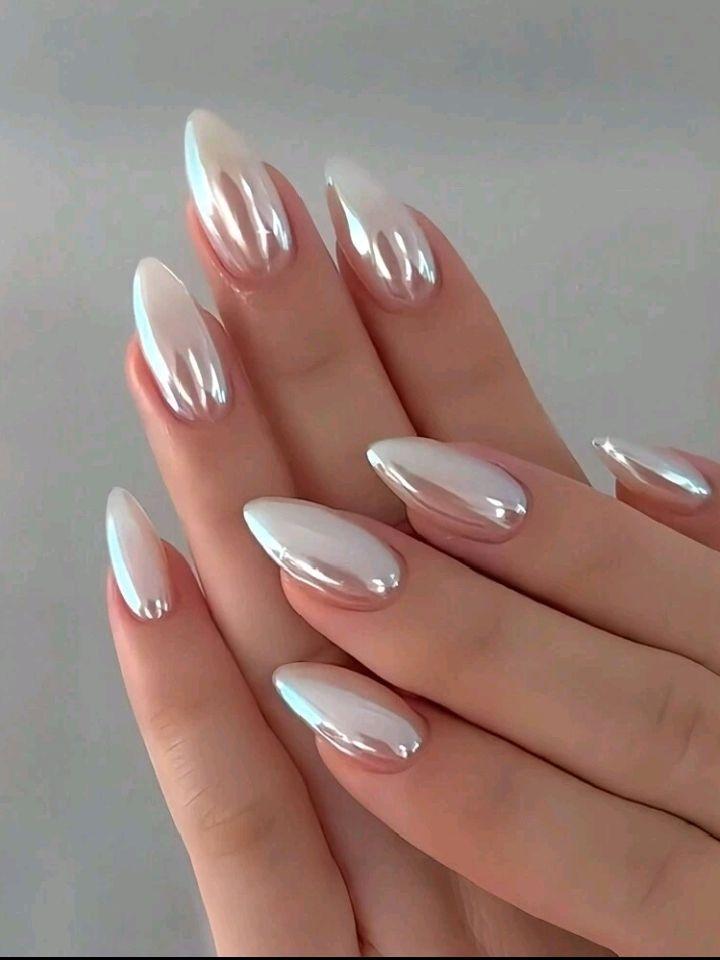 مدل ناخن کروم صدفی 1