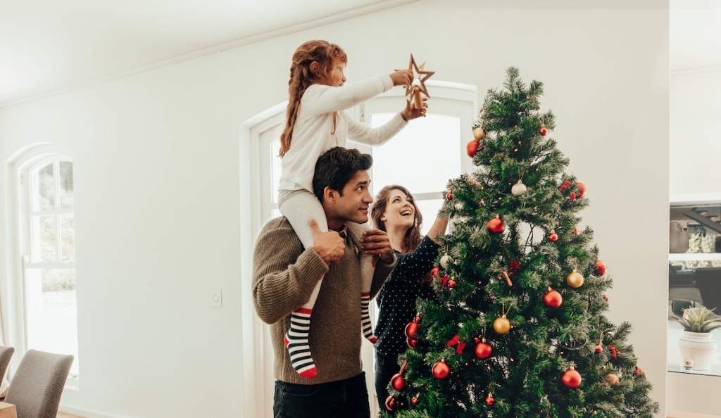 تزیین خاص درخت کاج کریسمس در خانه