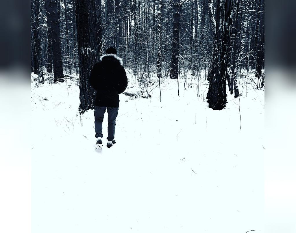 عکس پروفایل زمستانی مردانه از پشت سر
