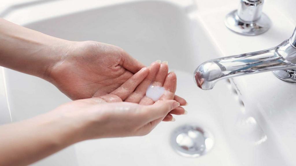آموزش تصویری روش ضد عفونی کردن و شستن دست ها برای جلوگیری از بیماری