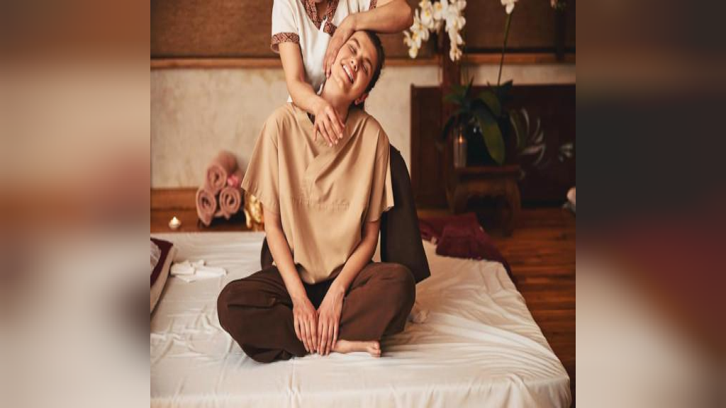 آموزش ماساژ برای رفع خستگی + فواید ماساژ برای رفع خستگی