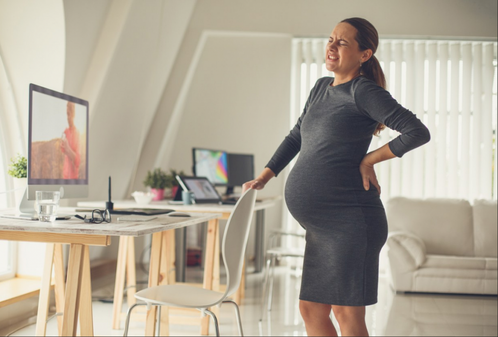 خطرات ناشی از زیاد سرپا ماندن در بارداری