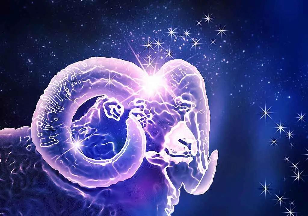 زن متولد فروردین با چه ماهی ازدواج کند