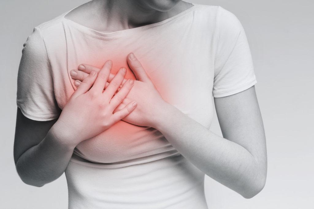 علائم حساسیت و درد سینه قبل از عادت ماهانه