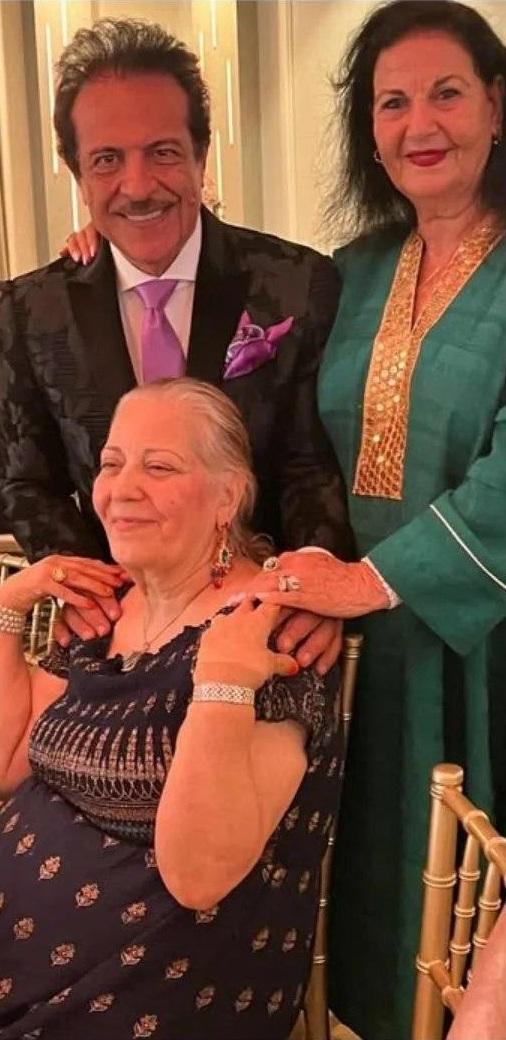 عکس خواهران بنایی در کنار مرتضی