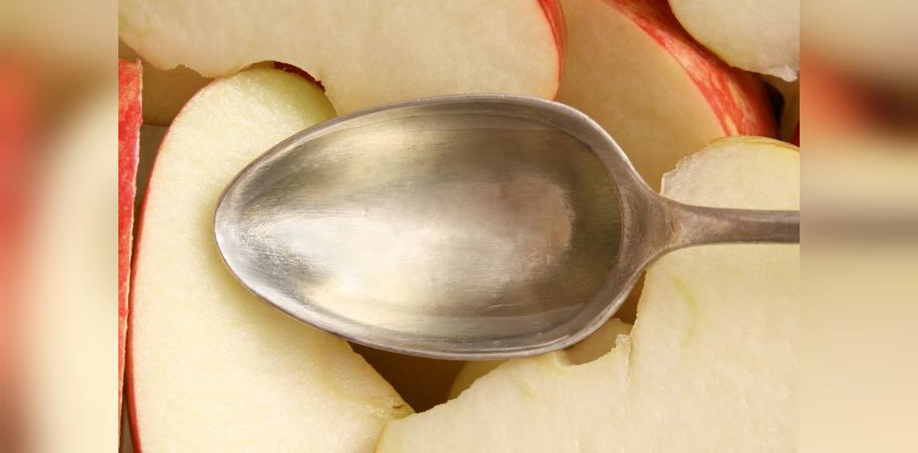 درمان خانگی شوره سر با سرکه سیب