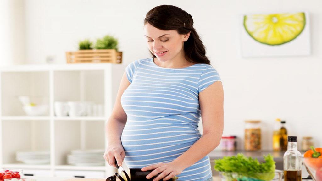 8 مورد از بهترین خواص مصرف بادمجان در دوران بارداری + اثرات نامطلوب آن در بارداری