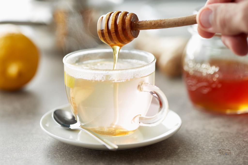 مواد غذایی مفید برای تب و لرز:شربت عسل و آبلیمو