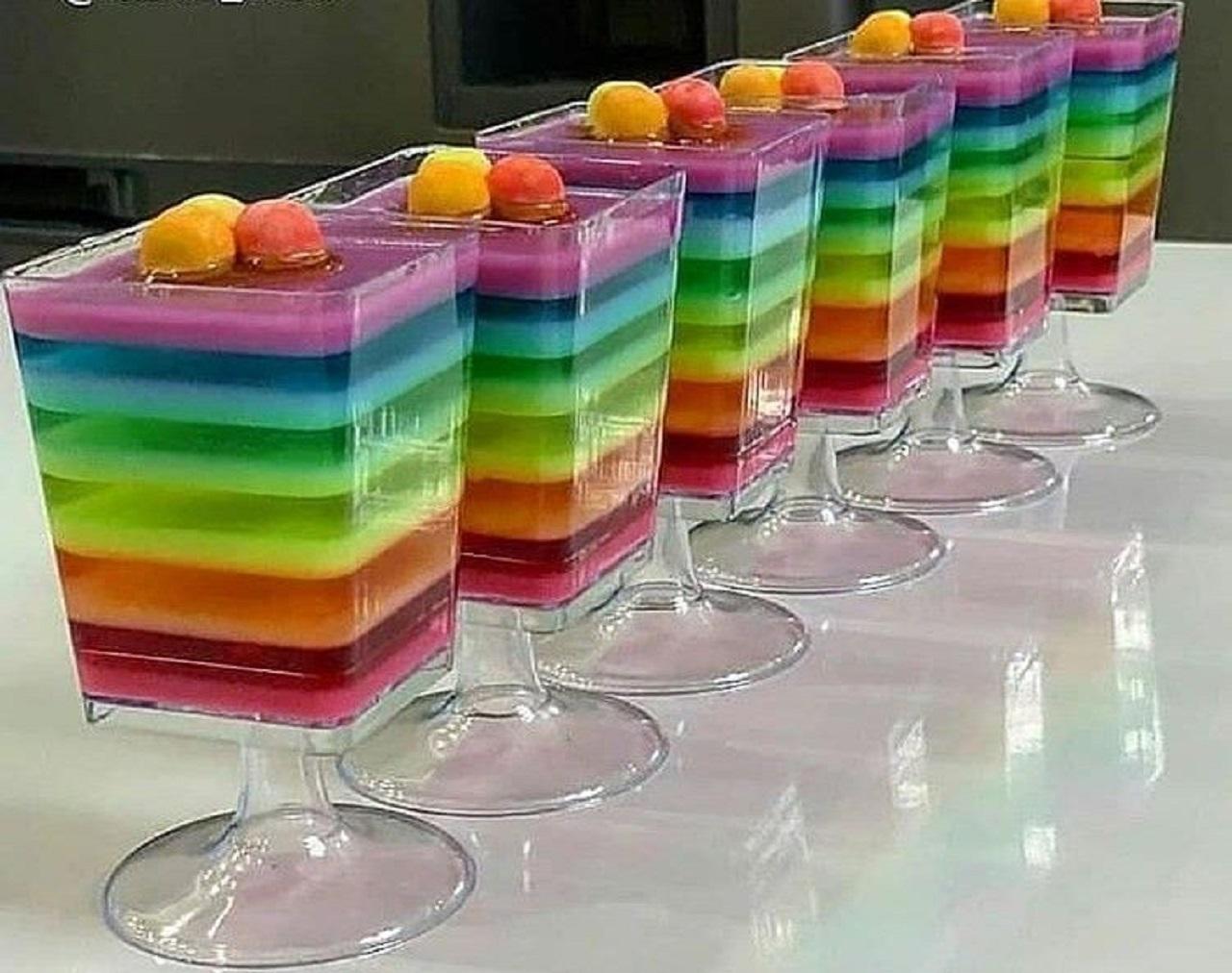 مدل ژله رنگین کمان لیوانی یلدایی 1