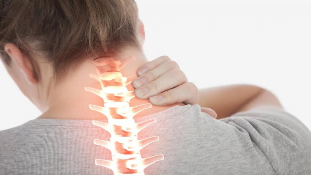 شایع ترین علائم دیسک گردن چیست و راه درمان آن