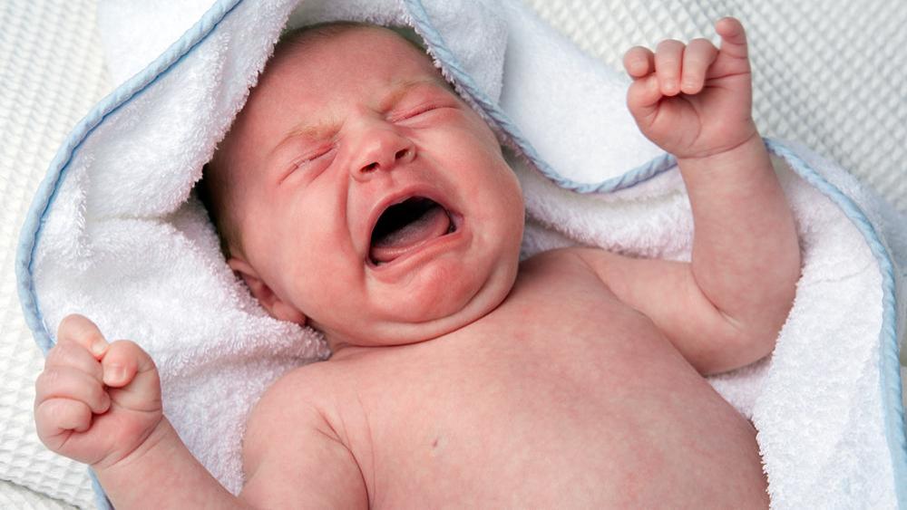 مدفوع نکردن نوزادان تا چه زمانی طبیعی است؟