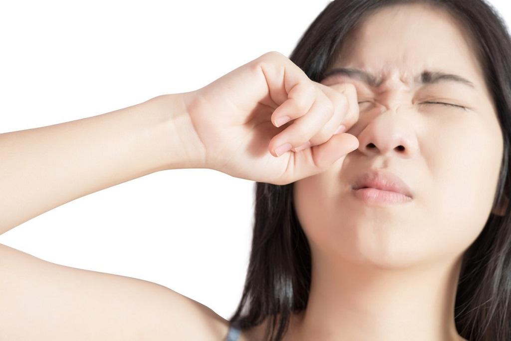 علت عفونت چشم چیست