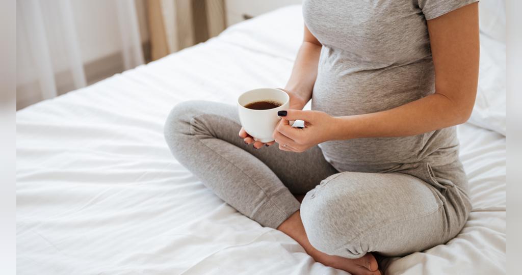 عوارض قهوه برای زنان باردار