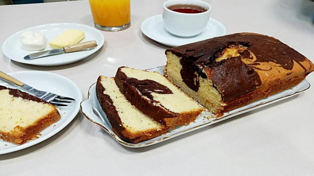 طرز تهیه کیک لوف صبحانه خوشمزه شکلاتی 3 رنگ در فر و بدون فر