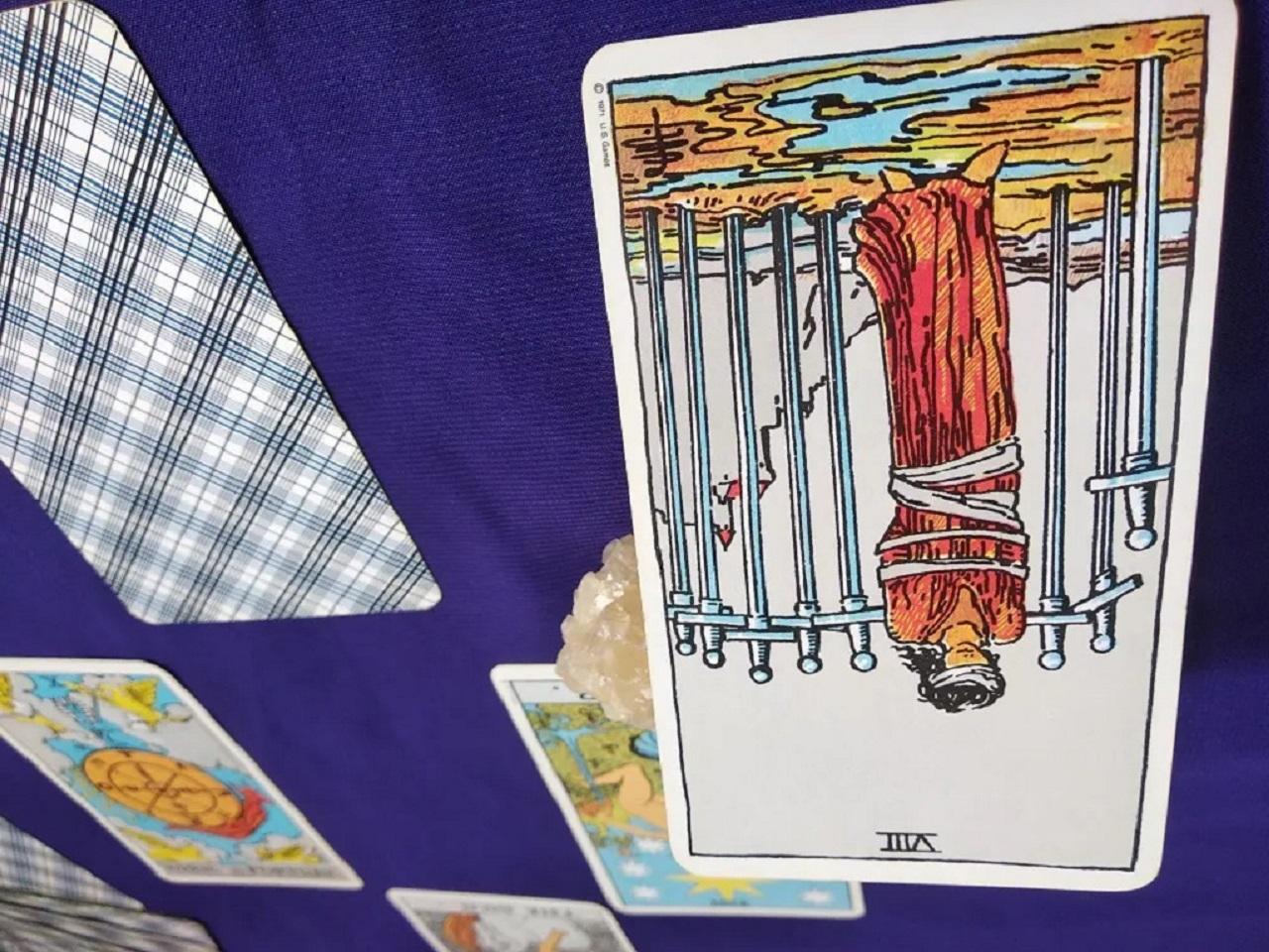 فال تاروت پیشگویی آینده متولدین دی