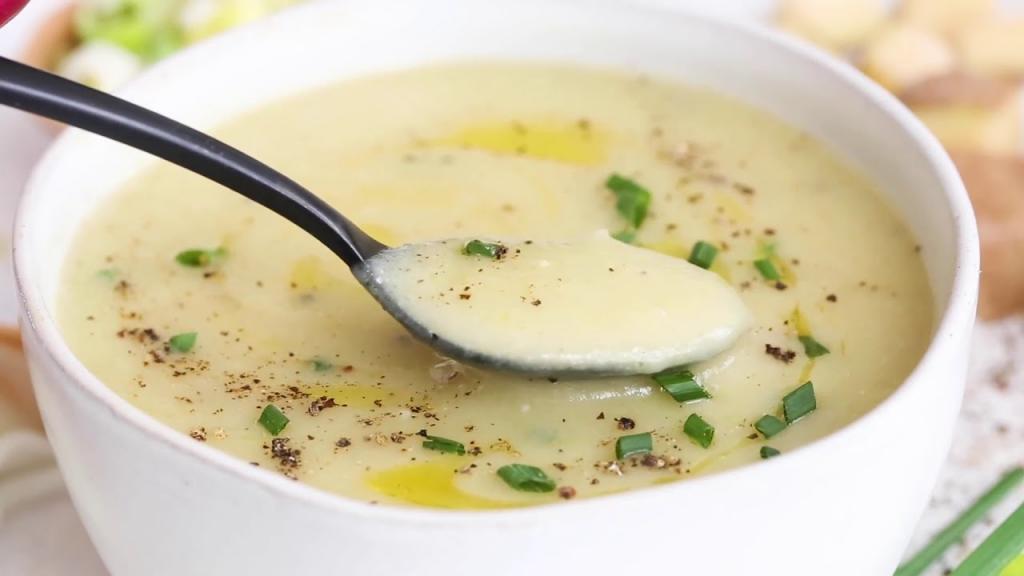 طرز تهیه سوپ جو با شیر و خامه | سلام دنیا