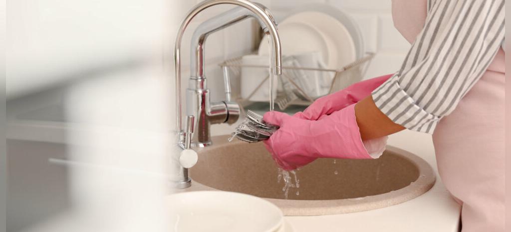 حفاظت از پوست دست ها با دستکش ظرفشویی