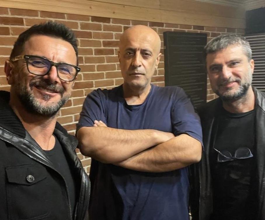 عکس شهرام حقیقت دوست به همراه دوستان بازیگر