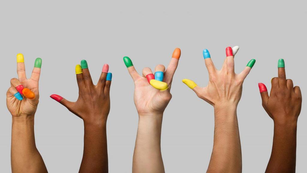 چطور از دستکش یا کاندوم انگشتی استفاده کنیم؟ + مزایا و عوارض جانبی آن