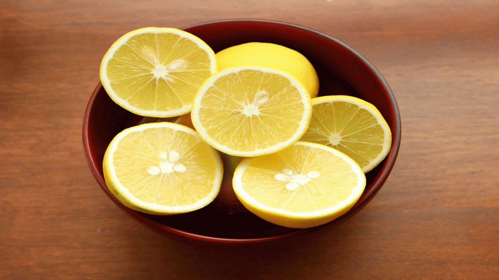 29 مورد از فواید فوق العاده لیمو شیرین برای پوست، مو، سلامتی و بارداری