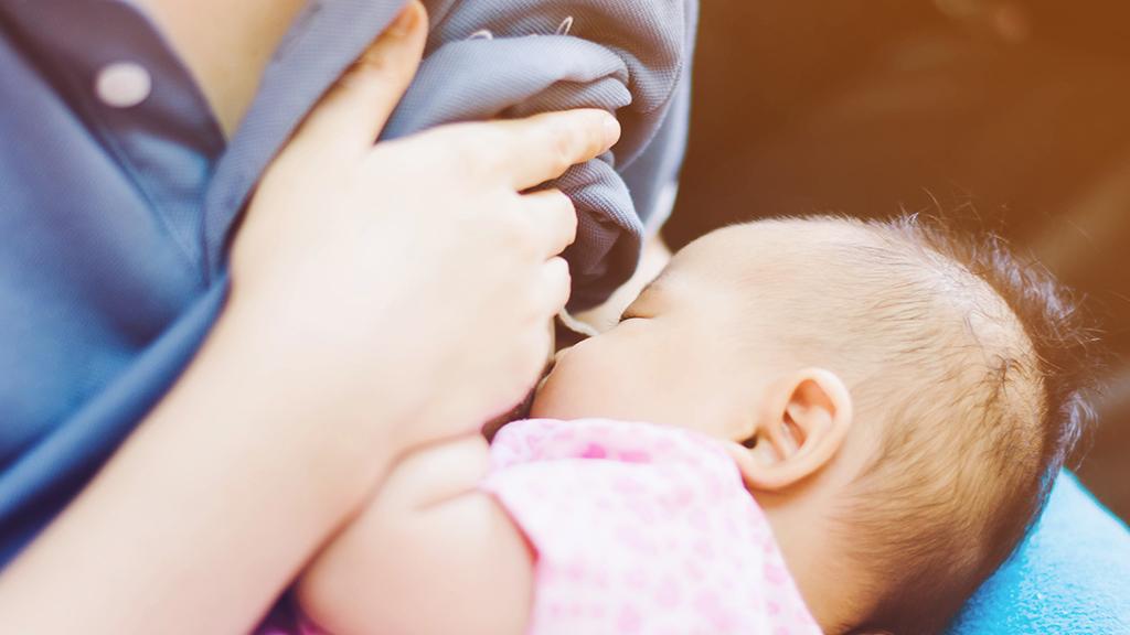 آیا میتوان با داشتن پیرسینگ نوک پستان به نوزاد شیر داد؟