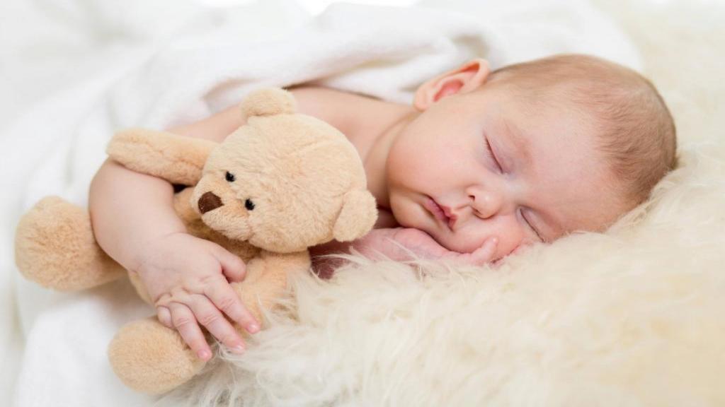 9 علت بی قراری و بی خوابی نوزاد و راه درمان آن