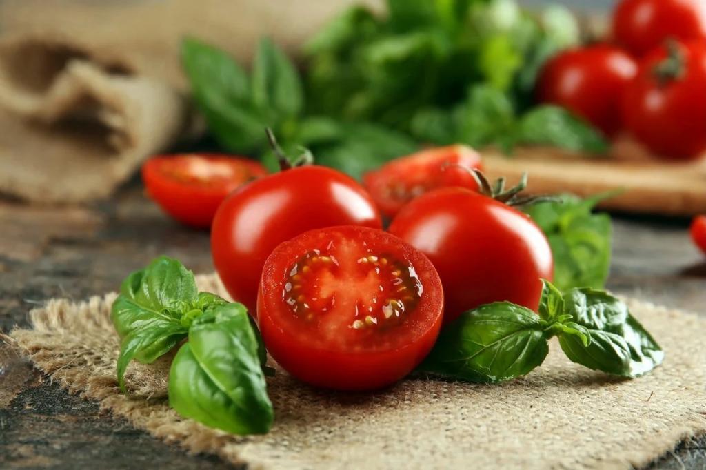 درمان گیاهی خار پاشنه: گوجه فرنگی