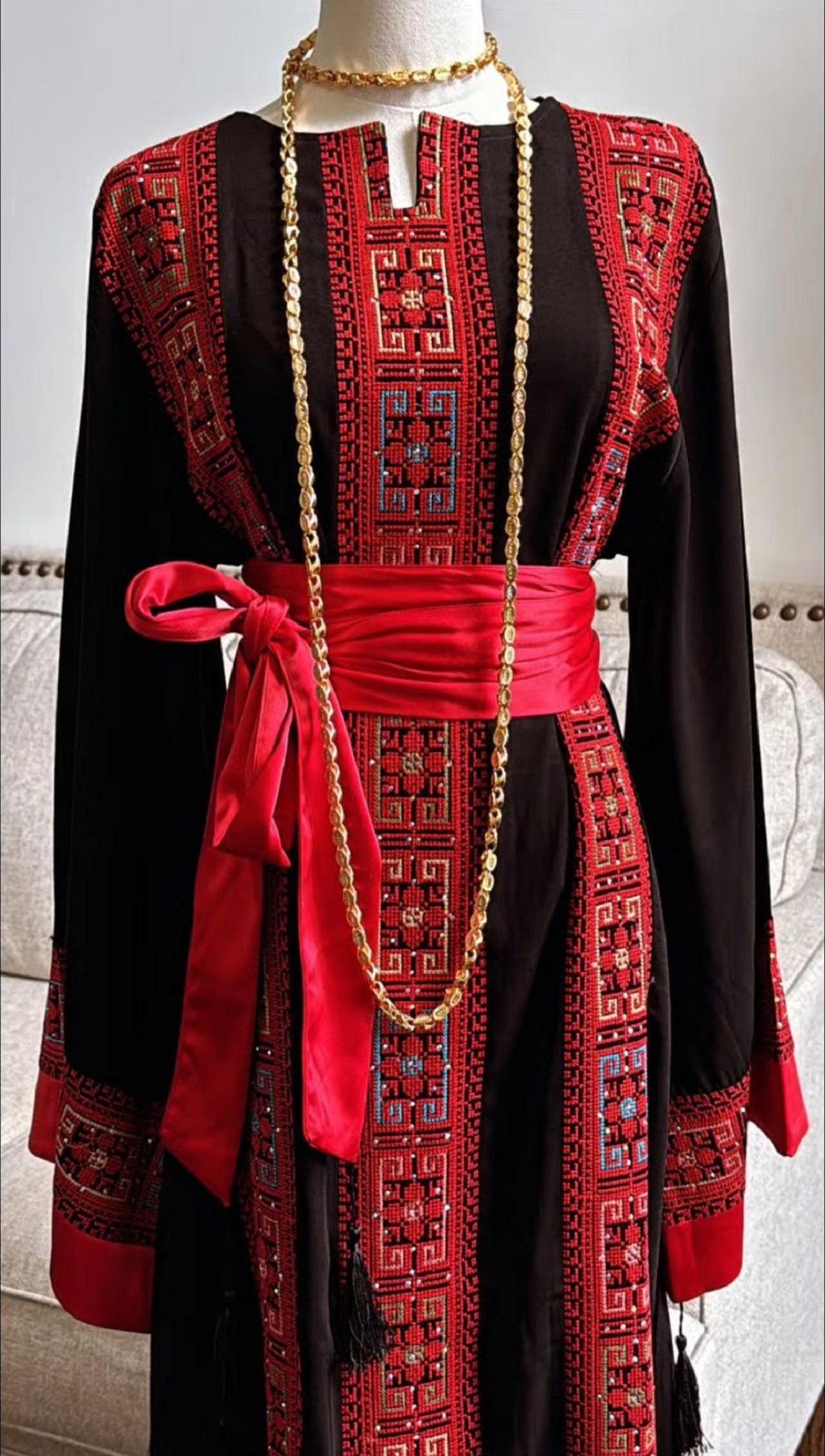 مدل لباس یلدایی عروس طرح سنتی 4