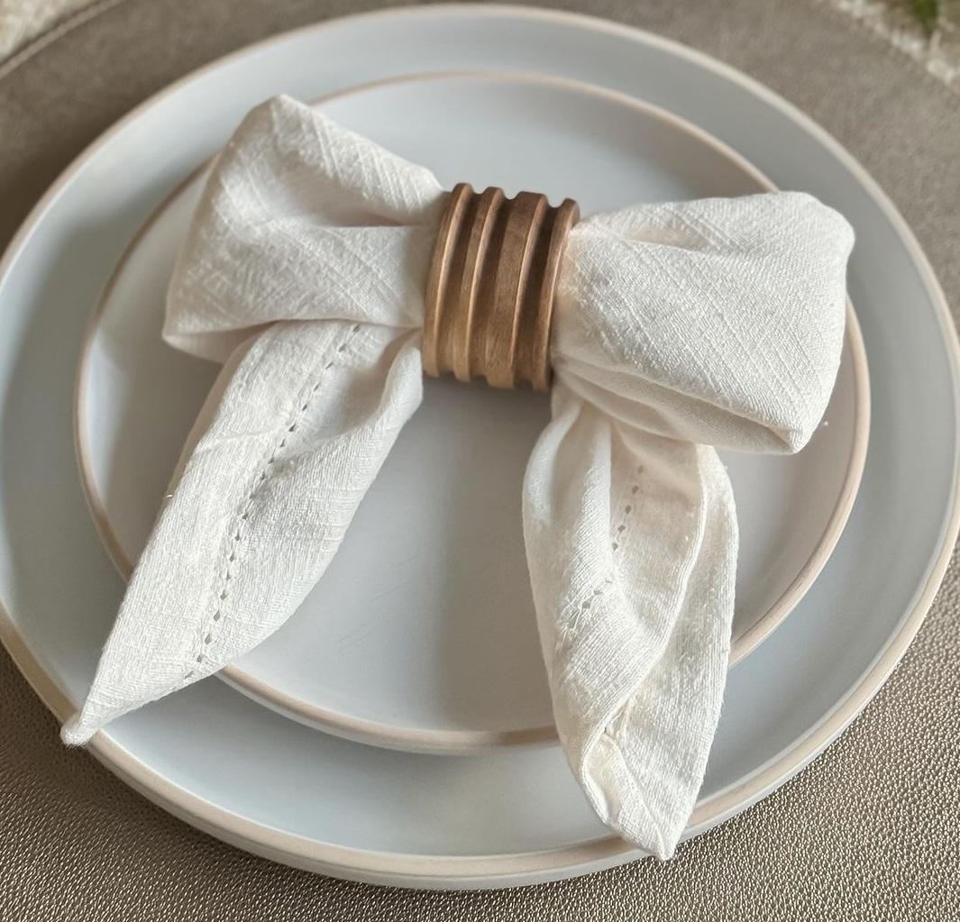 مدل تزیین دستمال سفره ساده و شیک 1