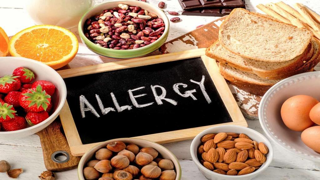 علائم حساسیت غذایی چیست ؛ غذاهای حساسیت زا و درمان آلرژی غذایی