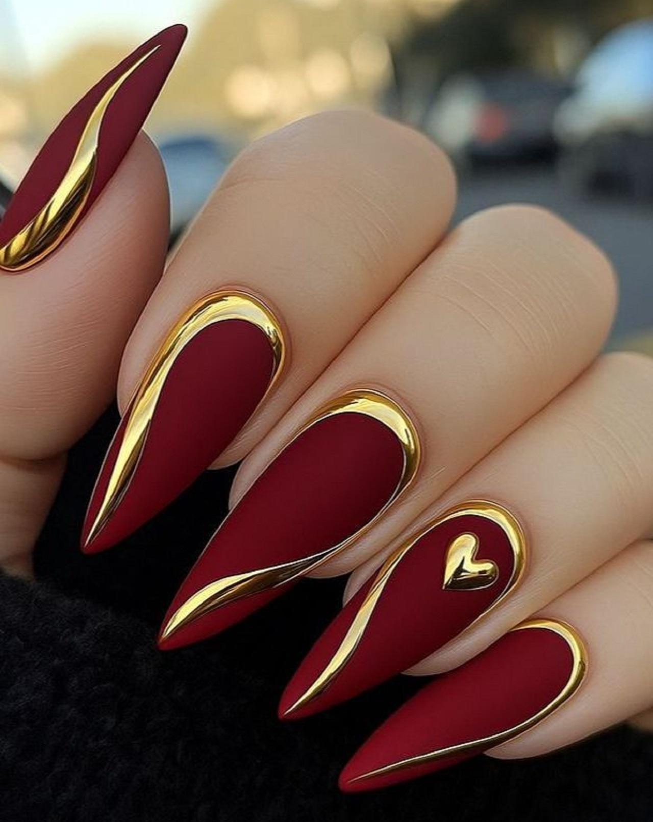 مدل ناخن یلدایی عروس قرمز و طلایی