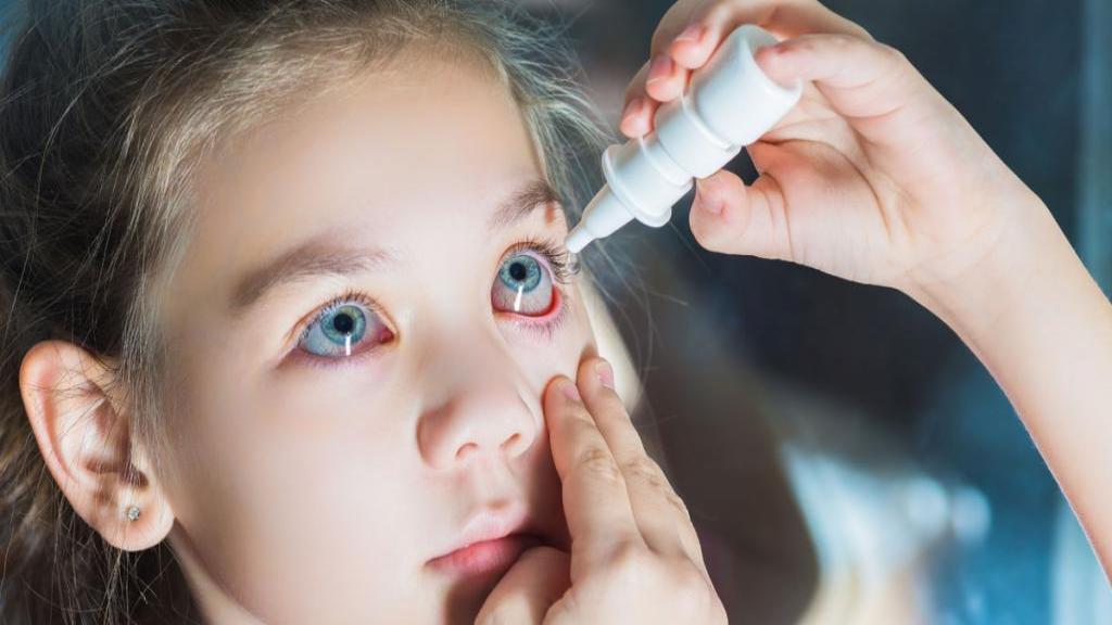 قطره چشمی کتوتیفن (Ketotifen): کاربرد، روش مصرف و عوارض جانبی و نکات کلیدی آن