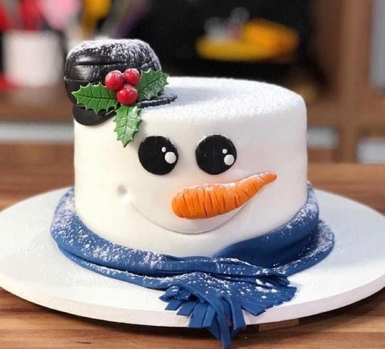 مدل کیک کریسمس زمستانی با تم آدم&zwnj; برفی  1