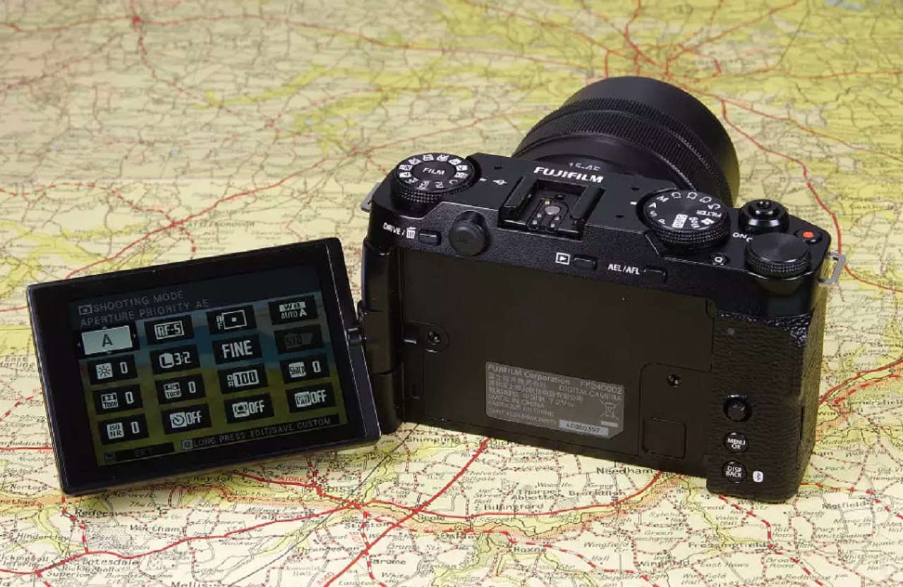 بررسی دوربین Fujifilm X-M5