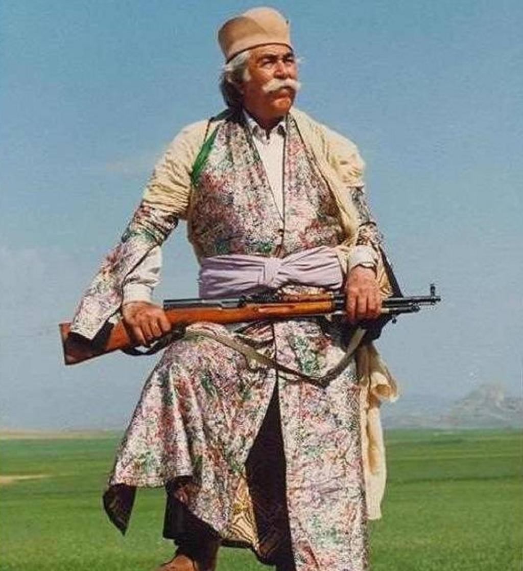 لباس سنتی ایرانی مردانه9