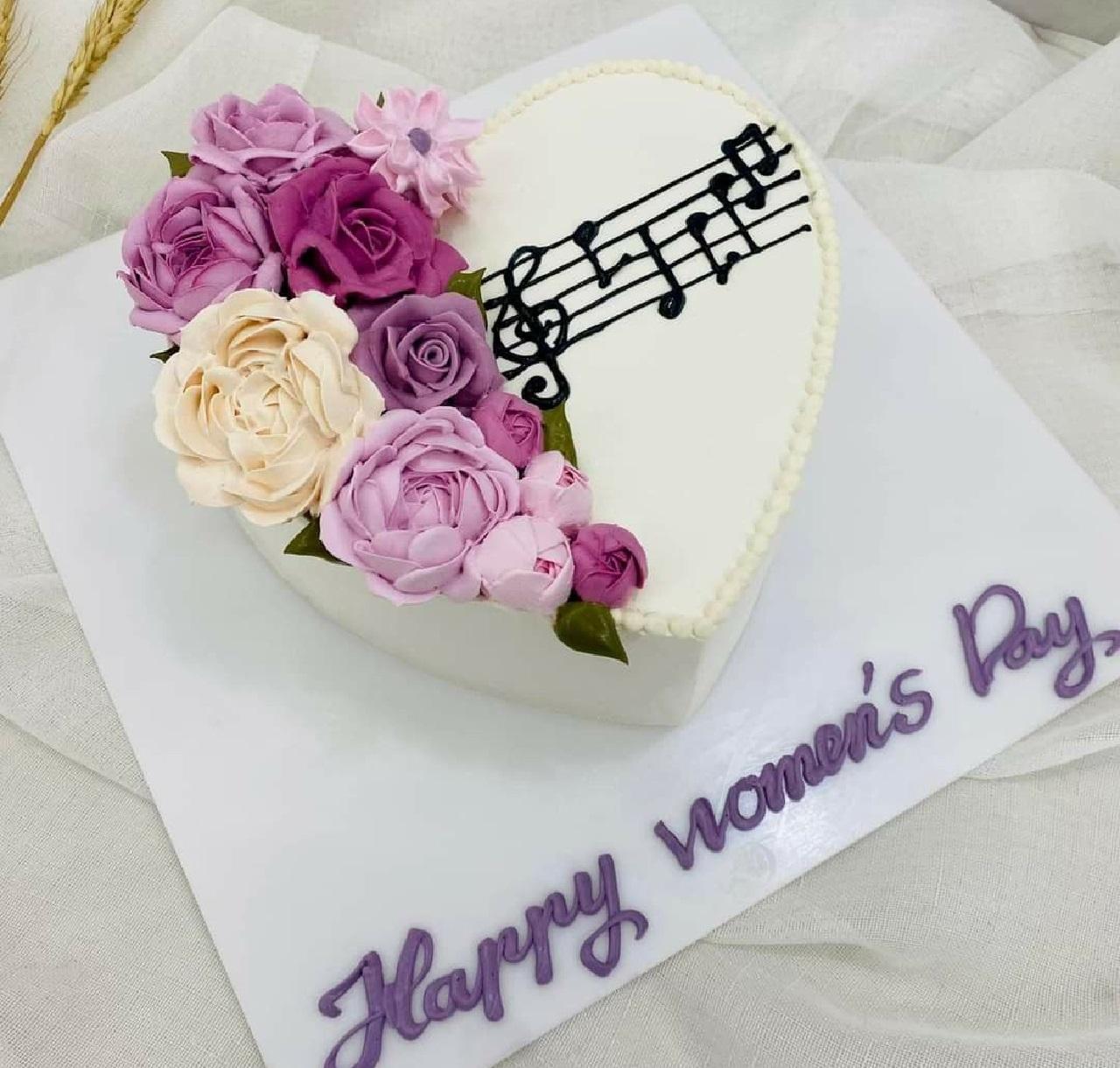 کیک روز زن از طرف همسر 1