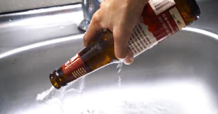 نحوه تمیز کردن بطری شیشه ای 26